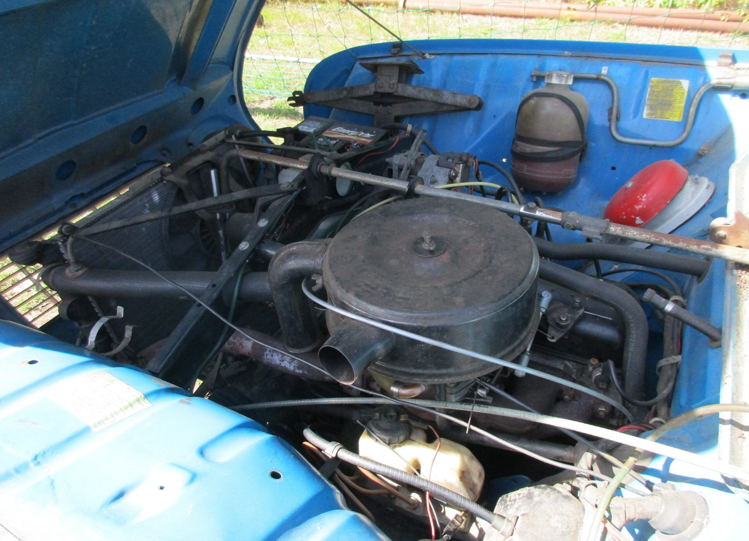 Car Show Outtakes: Four Renault 4 Fourgonnettes 9 Renaultoloog 2025 - 1984 Renault 4 F4 Fourgonnette - 1.1 liter Cléon-Fonte engine