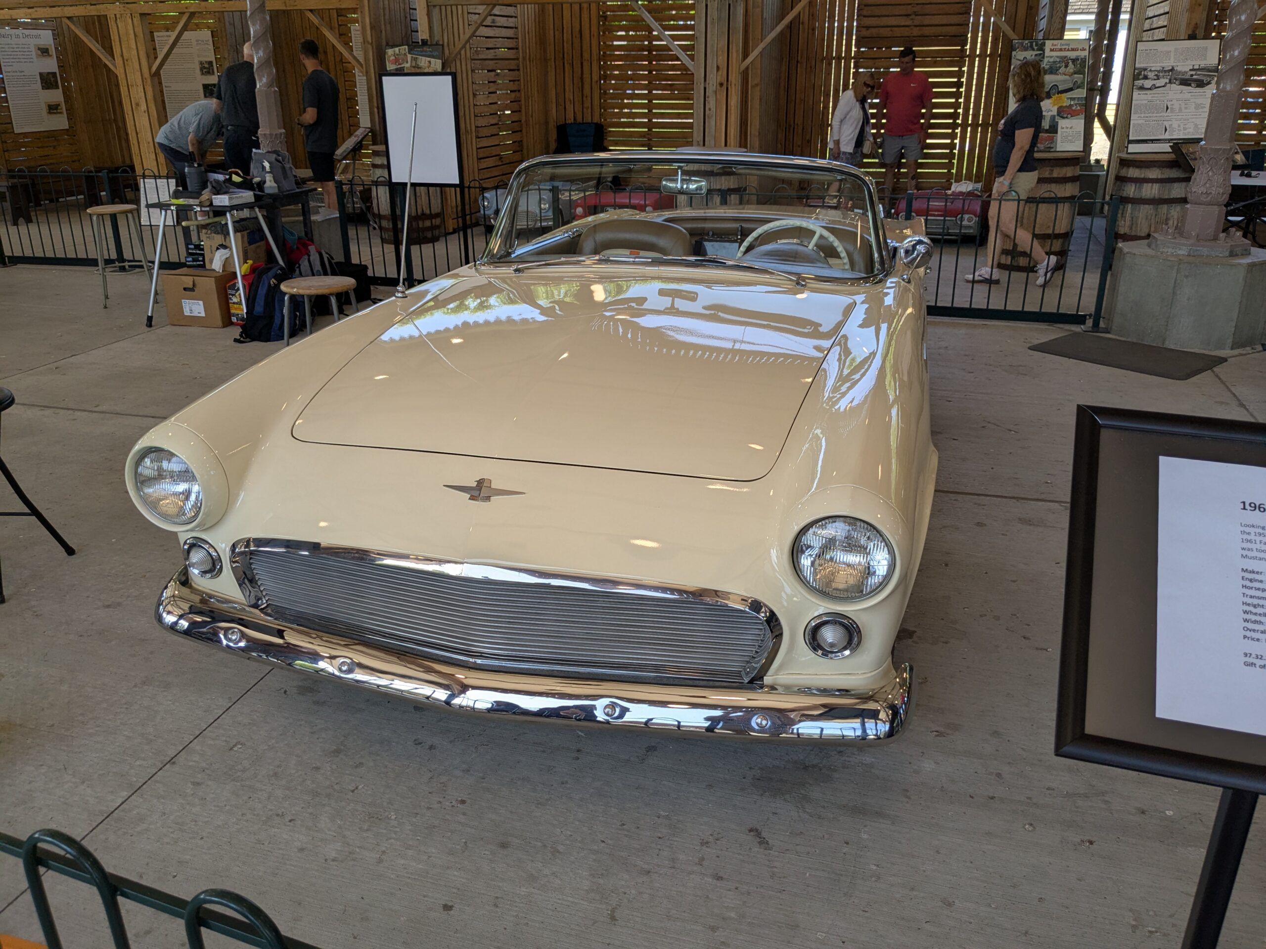 Picture of 1962 Budd XT-Bird at a car show