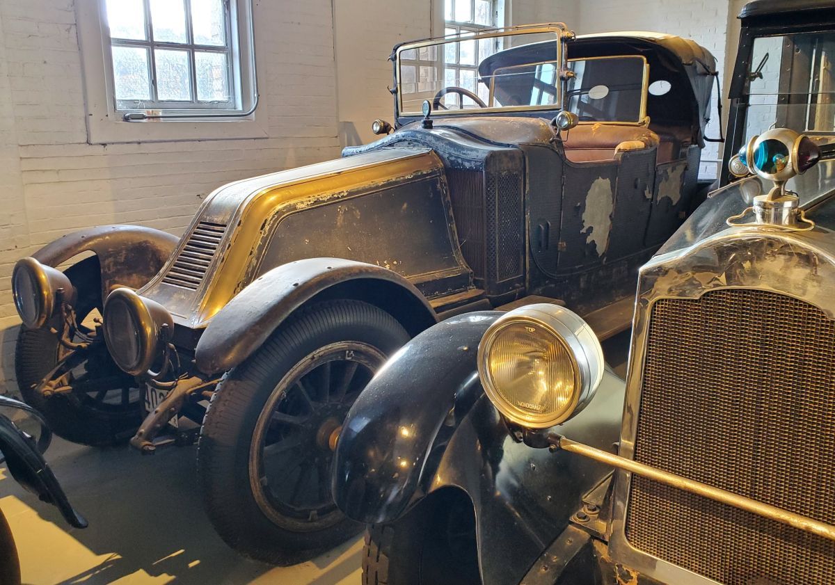 Museum Classics: A Glimpse Inside the Larz Anderson Auto Museum 11 Renault40CV