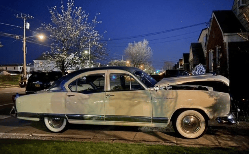 Screenshot 2025 11 11 at 20 12 55 1954 Oldsmobile kaiser manhattan Cars Trucks Mineola New York Facebook Marketplace Facebook