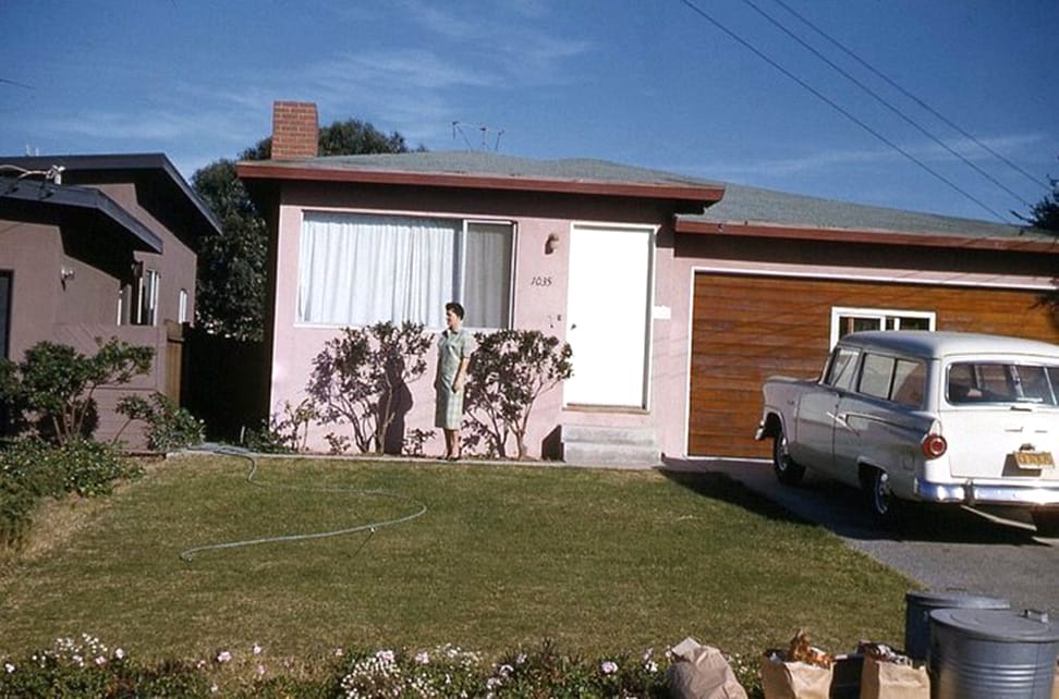 Vintage Photos Of 1950s Suburbs – And The Cars That Filled Their Driveways 3