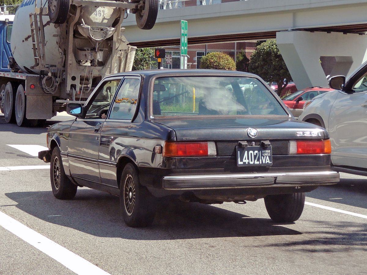 Looking Back On A Few Months of Random Finds 4 BMW 320i