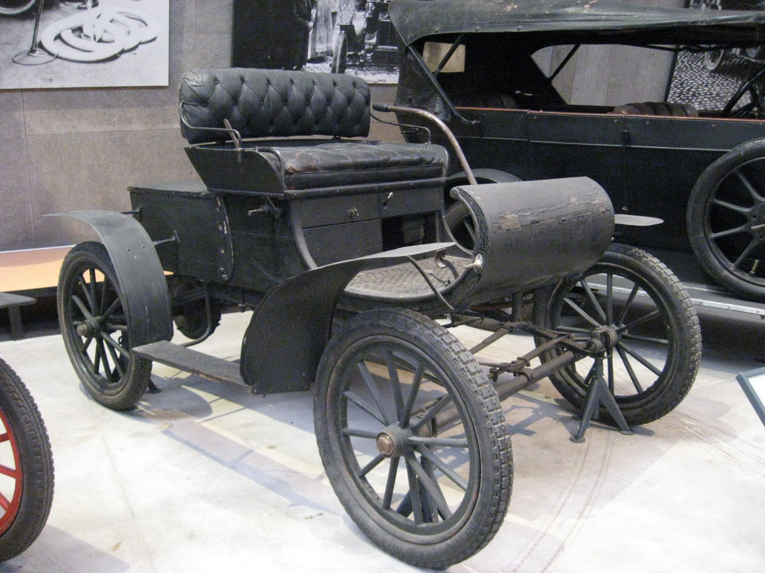 1902OldsmobileCurvedDash1 scaled
