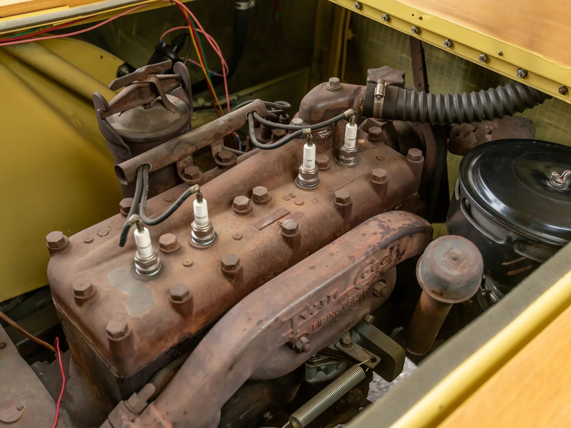 Helms Bakeries & The Twin Coach Delivery Unit: These Clever Compact Vans Used To Be "Daily At Your Door" 7 Hercules four-cylinder engine
