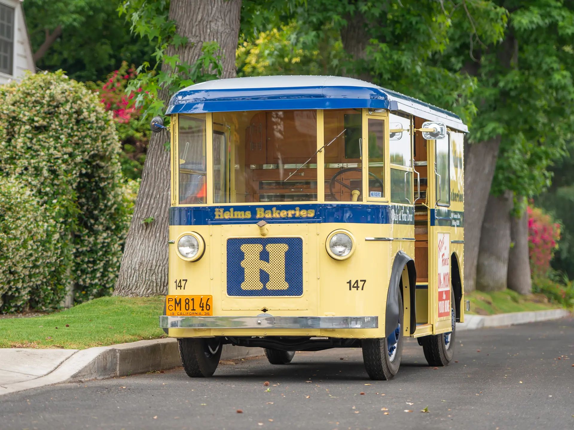 Helms Bakeries & The Twin Coach Delivery Unit: These Clever Compact Vans Used To Be "Daily At Your Door" 13 Left front 3q view of a 1936 Twin Coach Delivery Unit in Helms Bakeries livery