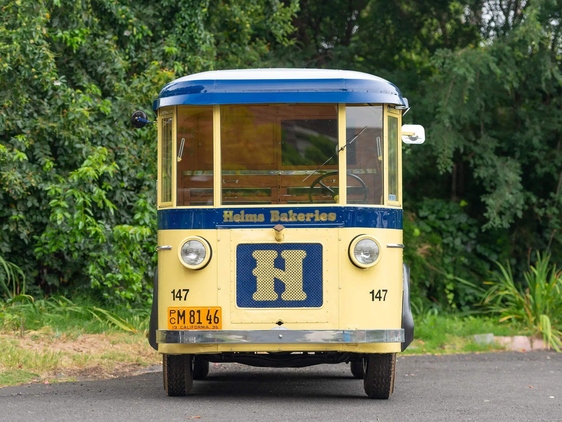 Helms Bakeries & The Twin Coach Delivery Unit: These Clever Compact Vans Used To Be "Daily At Your Door" 6 Front view of a 1936 Twin Coach Delivery Unit in Helms Bakeries livery