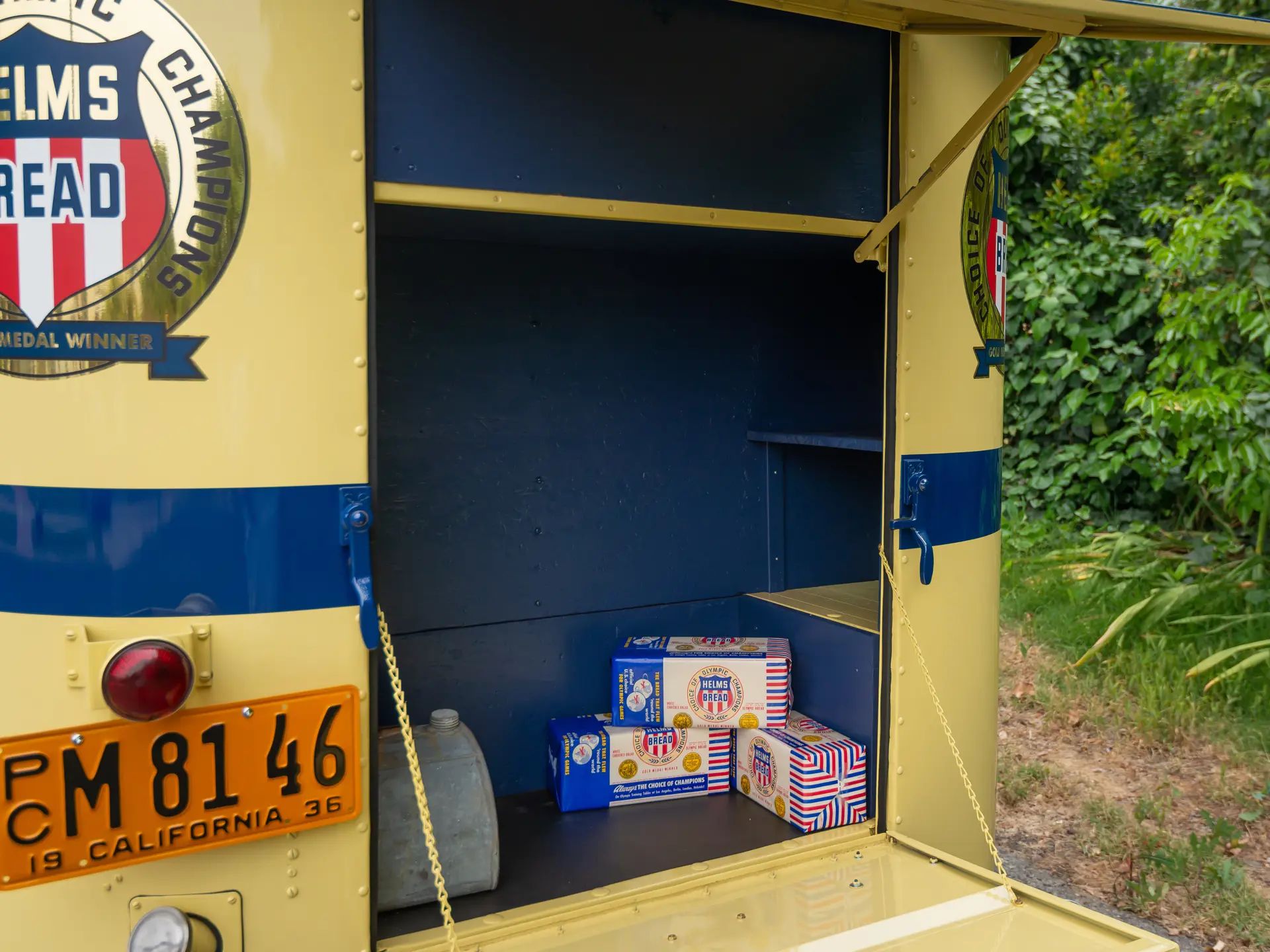 Helms Bakeries & The Twin Coach Delivery Unit: These Clever Compact Vans Used To Be "Daily At Your Door" 19 Rear storage compartment of a 1936 Twin Coach Delivery Unit in Helms Bakeries livery, with some mock loaves of bread in back
