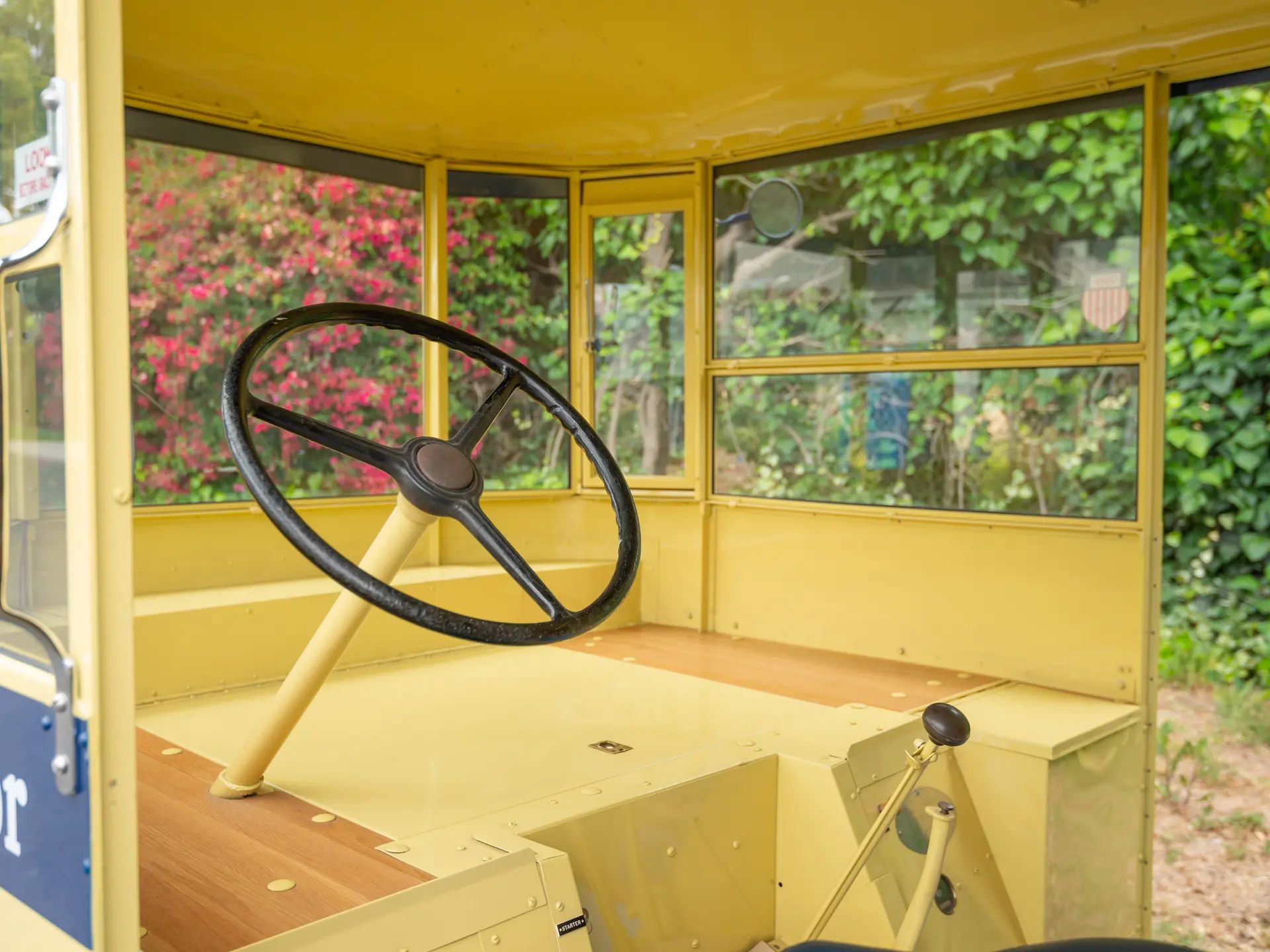 Helms Bakeries & The Twin Coach Delivery Unit: These Clever Compact Vans Used To Be "Daily At Your Door" 8 Steering wheel and engine deck in a 1936 Twin Coach Delivery Unit