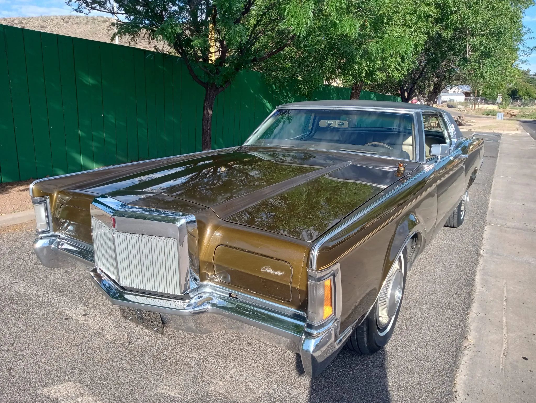 Front 3q view of a 1970 Lincoln Mark III