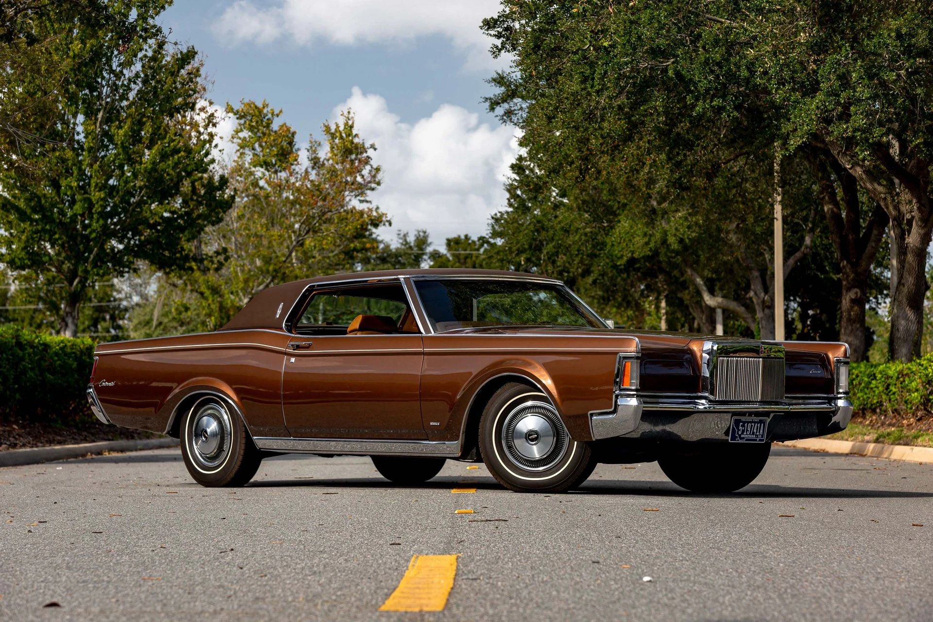 Right front 3q view of a bronze 1971 Lincoln Mark III