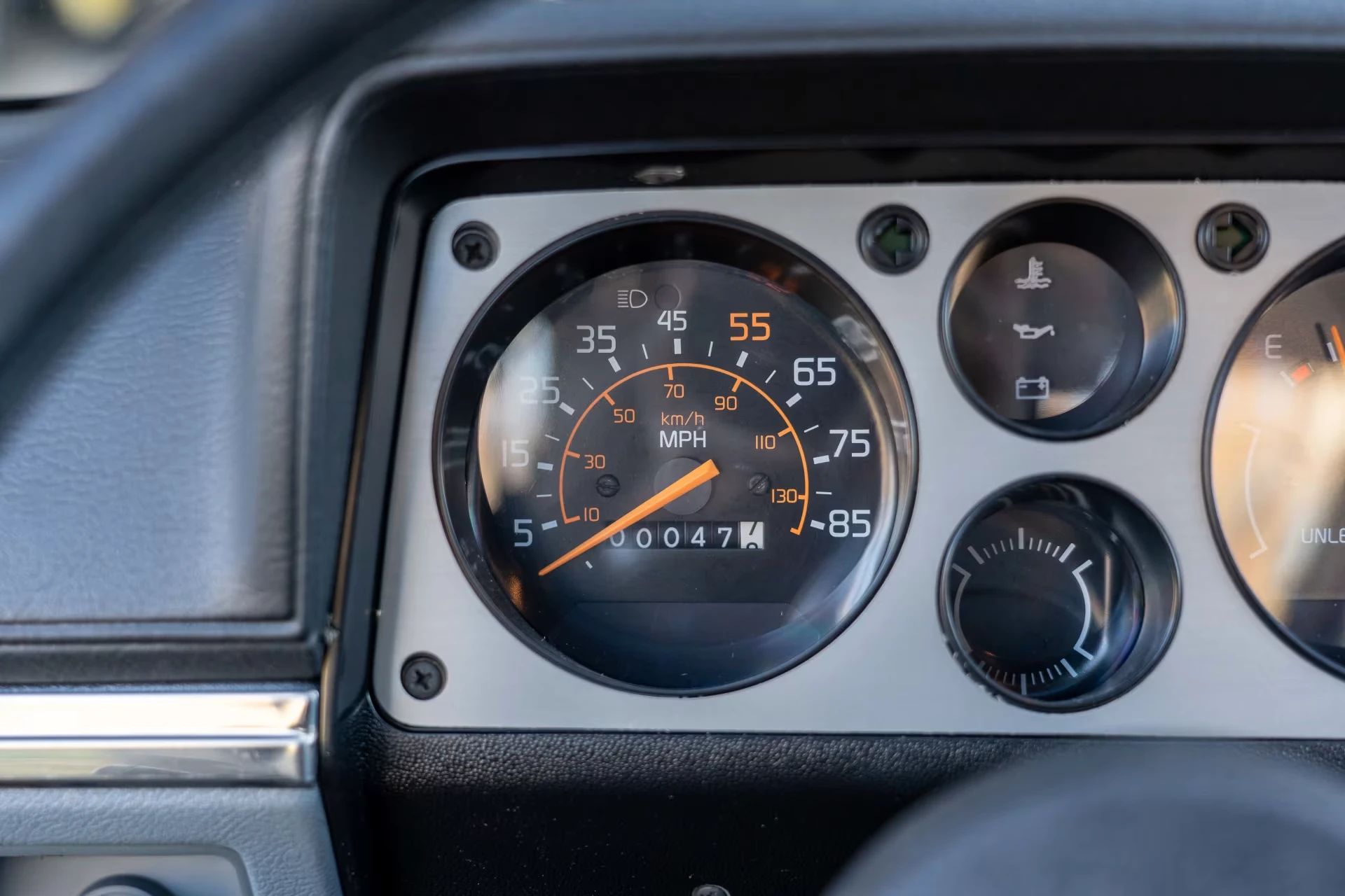 Speedometer and odometer of a 1987 Chevrolet Chevette