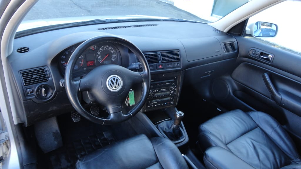 My 2000 VW Jetta GLS VR6: Far From Grüven 7 2000 Volkswagen GTI VR6 Interior II