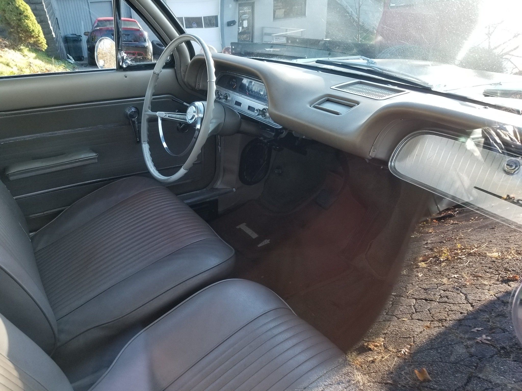 1961 Chevrolet Corvair 900 Monza Sedan: Finding The Magic Formula For Success 8 Picture of 1961 Chevrolet Corvair 900 Monza interior in Fawn with bucket seats