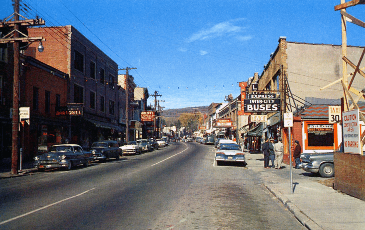 Vintage 1950s & 1960s Postcards of American Downtowns 4 Captura de pantalla 2025 12 03 18.17.00