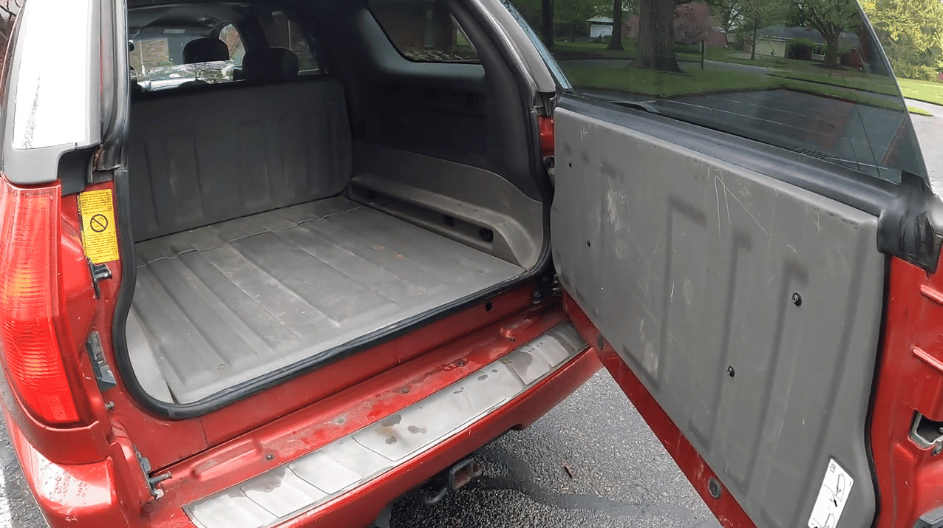 ENVOY TAILGATE OPEN R e1766761805829