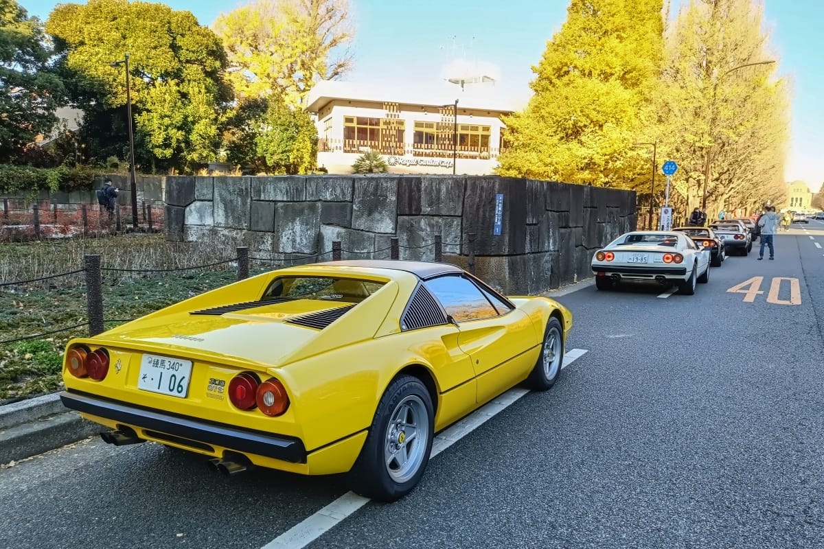 T87’s Singles Collection, Autumn 2025 Edition – Part 3: Foreign Cars (Italian, Swedish & American) 1 A pair of Ferrari 308s parked by the side of the road in Tokyo.