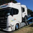 The Zandbergen company specializes in transporting all kinds of commercial vehicles and agricultural machinery, for which they use a fleet of dedicated, full-size carriers. Two of them posed at a [&hellip;]