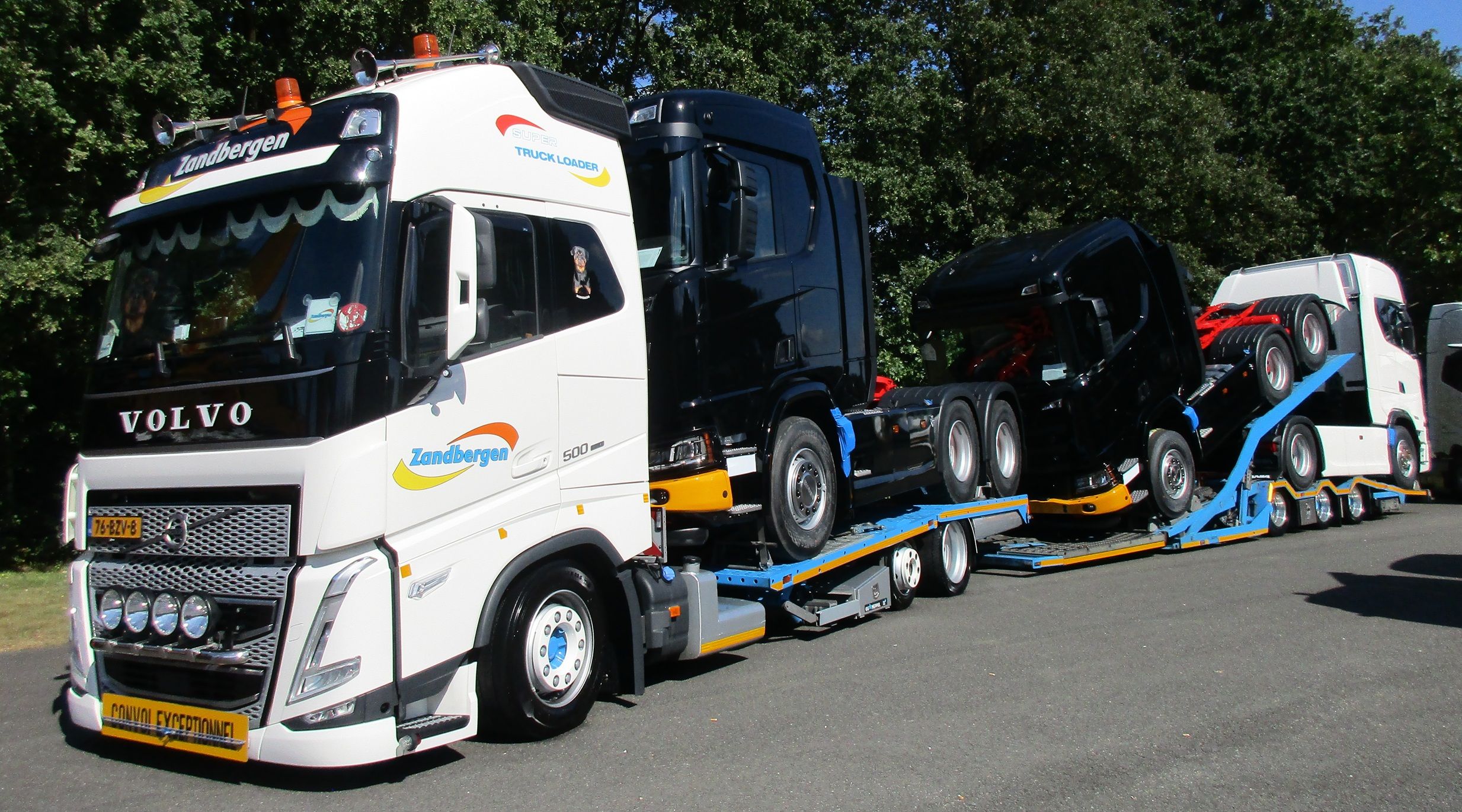 Truck (And Tractor) Carriers Of The Day: Two Loads Of 2025 Scanias 5 Zandbergen - Volvo FH truck with GS Meppel trailer carrying three new Scania tractors - 1