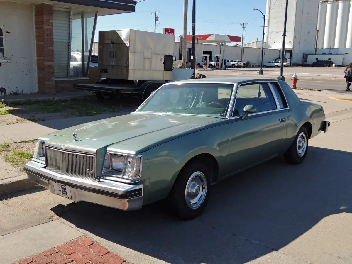 1978 Buick Regal: The Extreme Moderate 1 Photo of a green 1978 Buick Regal coupe
