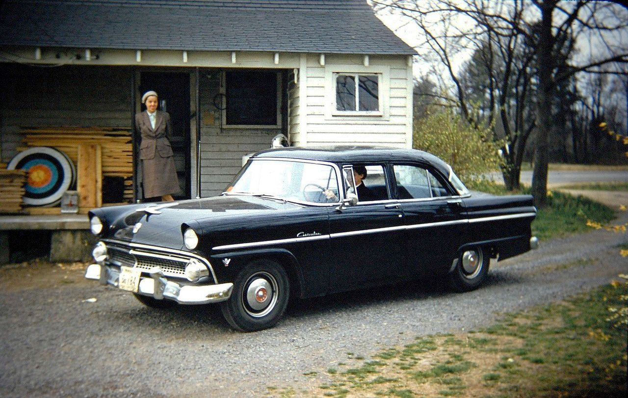 Classic Fords In Their Prime: Vintage Photos From The 1950s 8