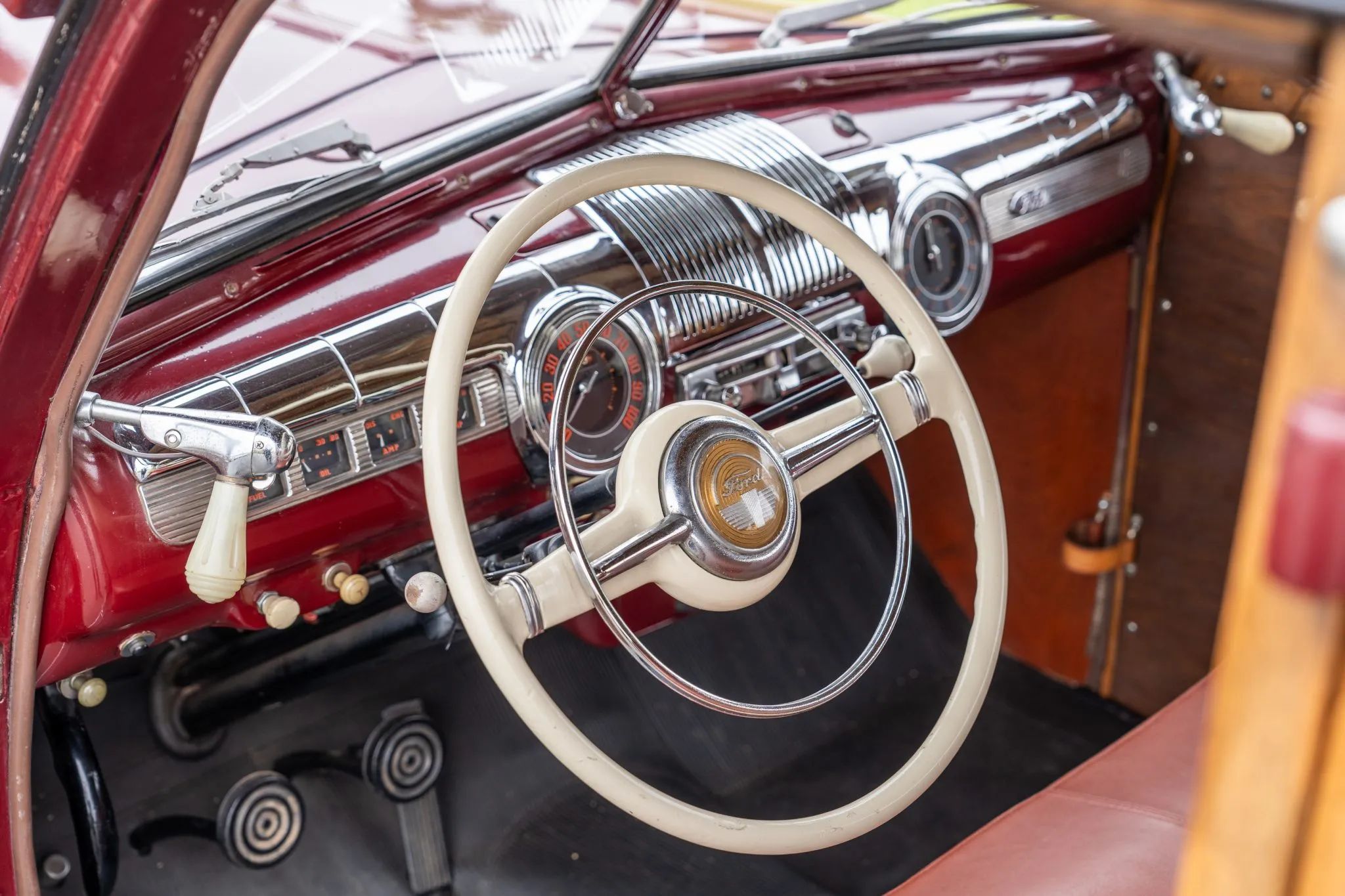 Dashboard of a 1946 Ford station wagon