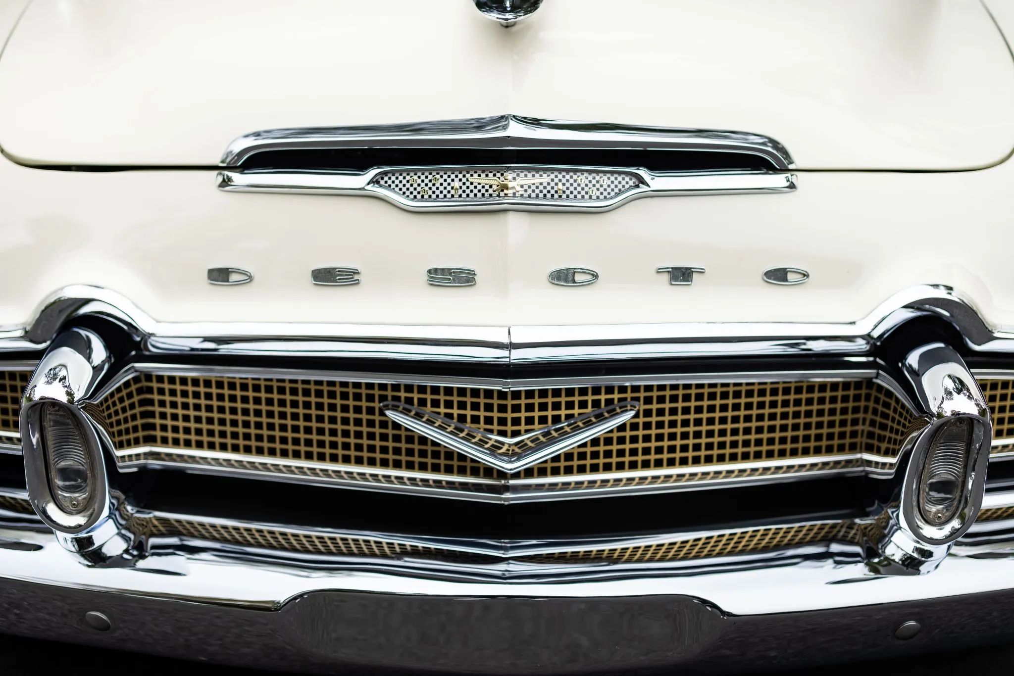 DeSoto lettering on the nose of a 1956 Fireflite