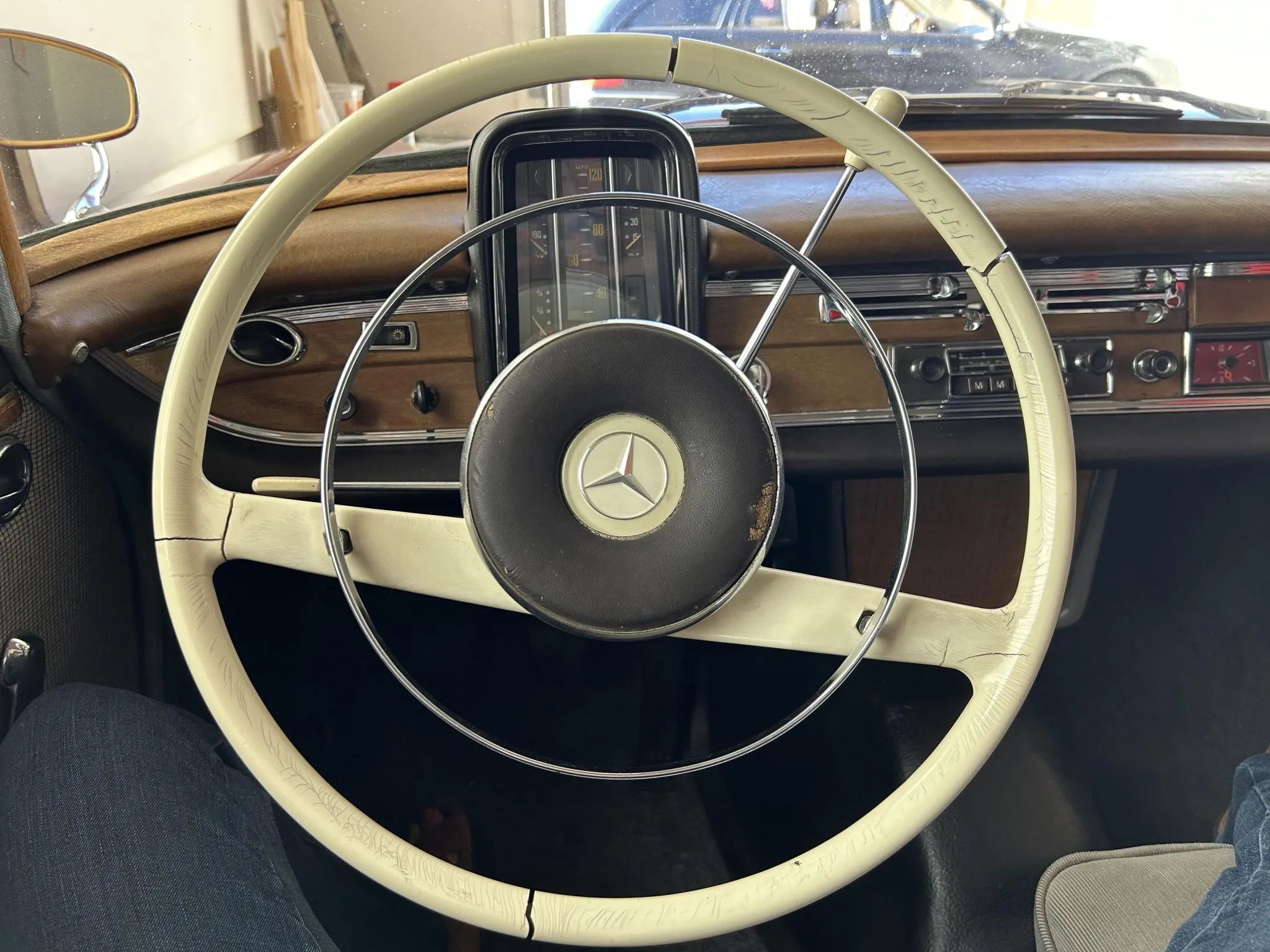 Dashboard of a Mercedes 220SE sedan