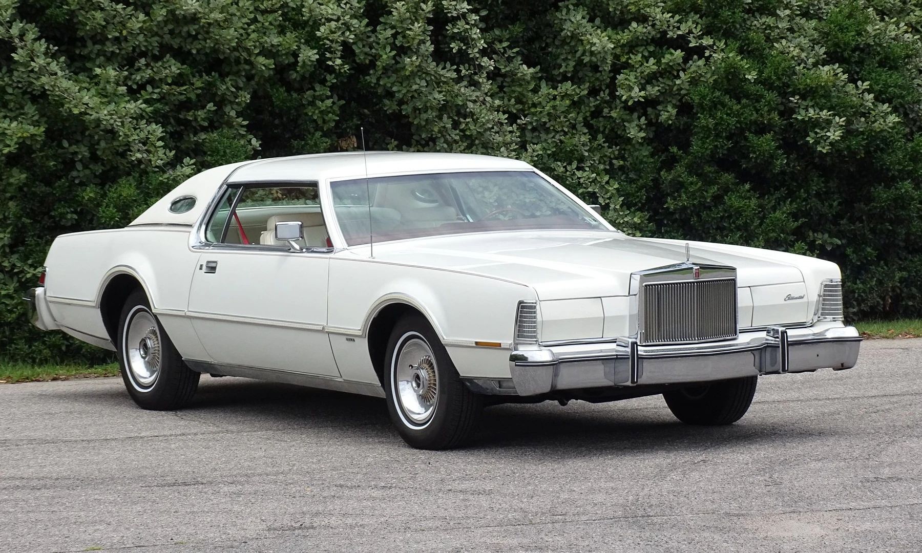 Right front 3q view of a white 1975 Mark IV