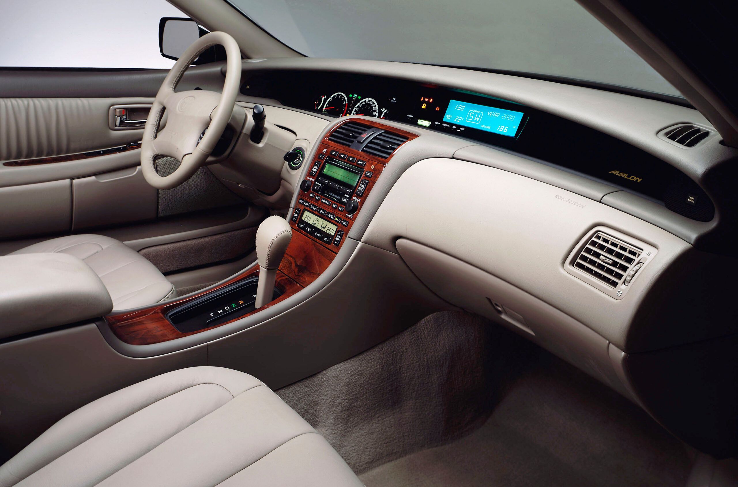 2000 Toyota Avalon interior scaled