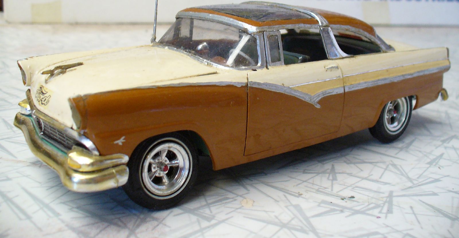 A Scale Model Gallery Of 1956 Ford Cars 9 56Fordbrnwht3