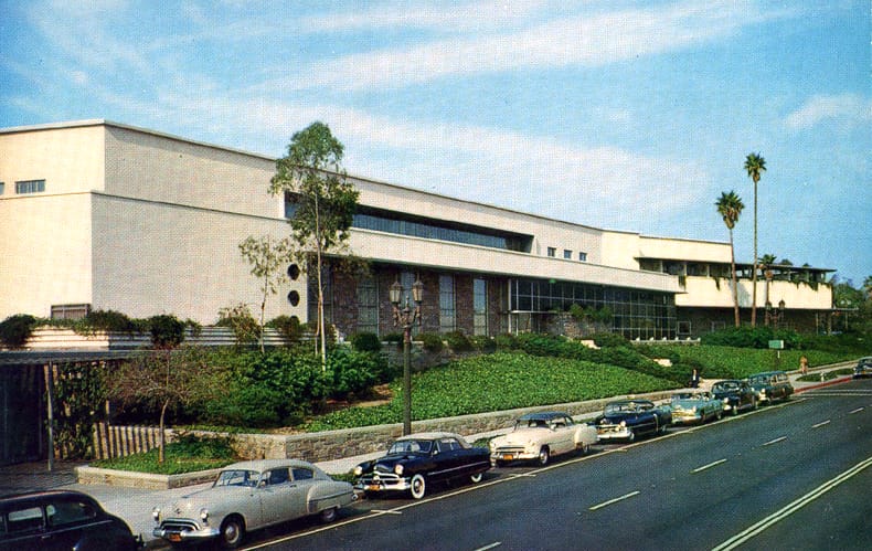 Before the Mall: Mid-Century Department Stores In Vintage Postcards - 1950s, 1960s 4 Captura de pantalla 2026 01 26 14.04.23