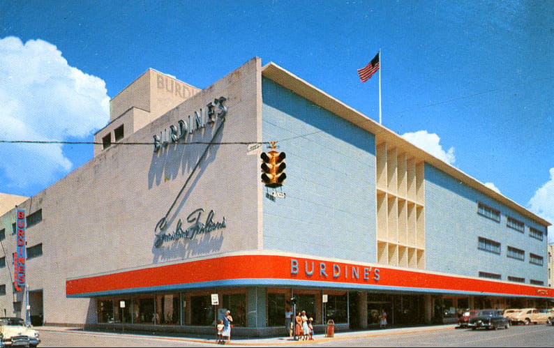 Before the Mall: Mid-Century Department Stores In Vintage Postcards - 1950s, 1960s 5 Captura de pantalla 2026 01 26 14.06.00