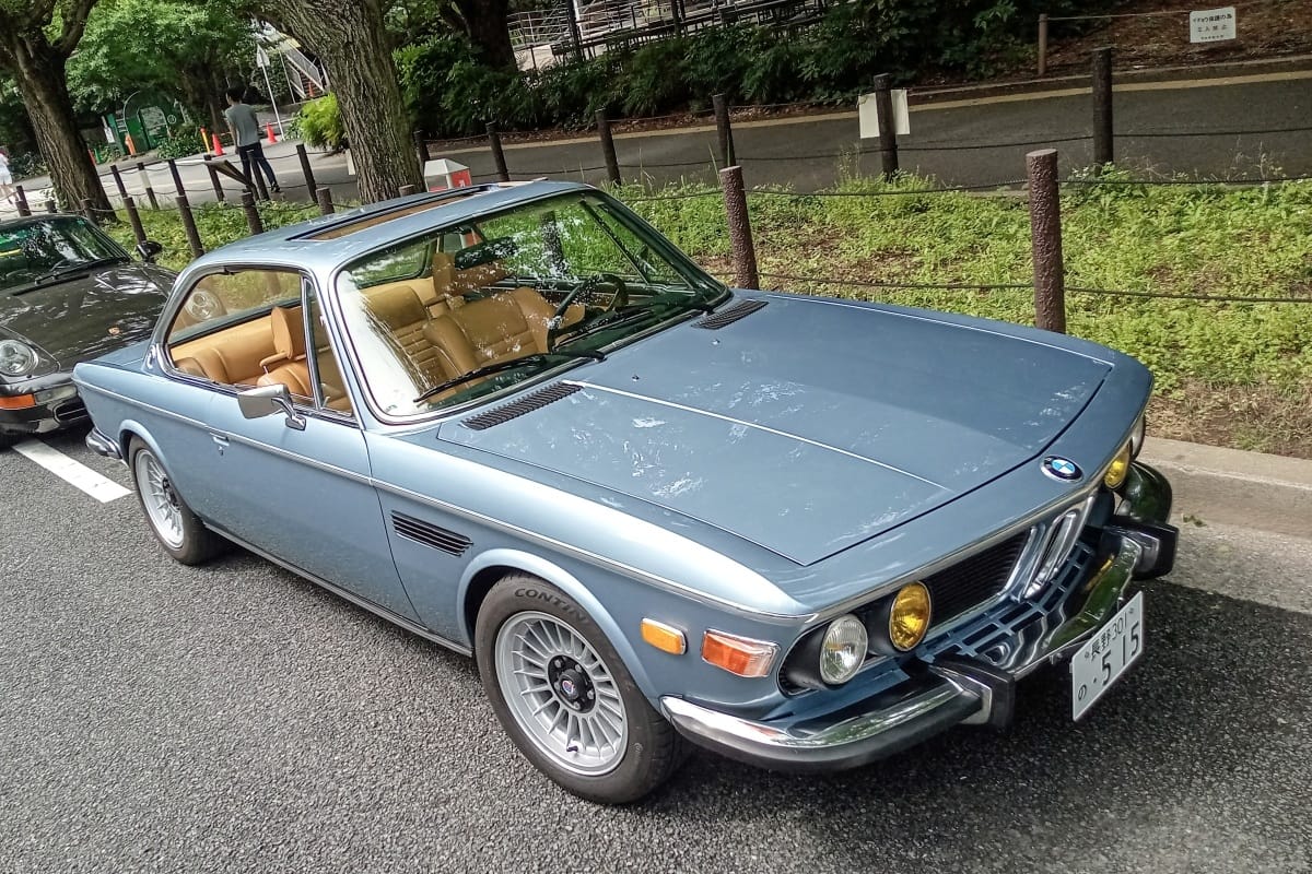 1971-75 BMW 3.0CS (E9) Coupé parked by the curbside in Japan