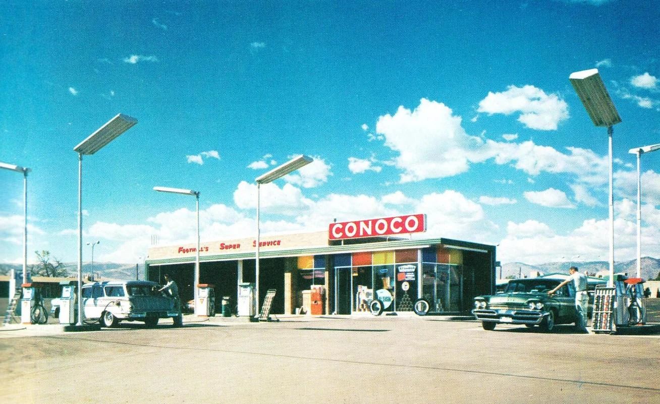 Vintage Photos Of Gas Stations From The 1930s, 1940s, 1950s, And 1960s 12 Color photo of an old Conoco station