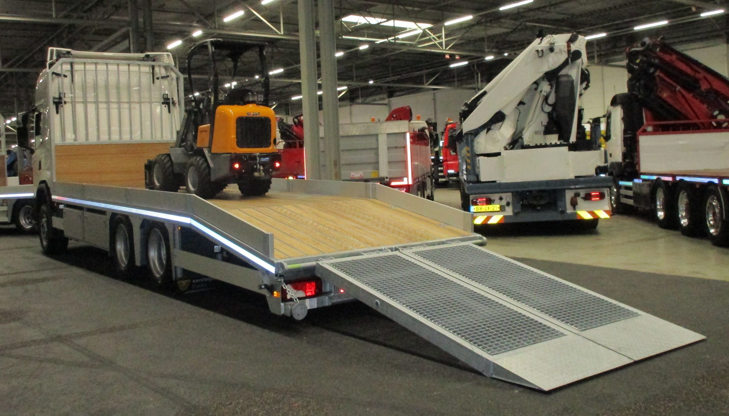 2021 Scania G500 6x2 machine transporter with a Giant D263SW wheel loader - 4
