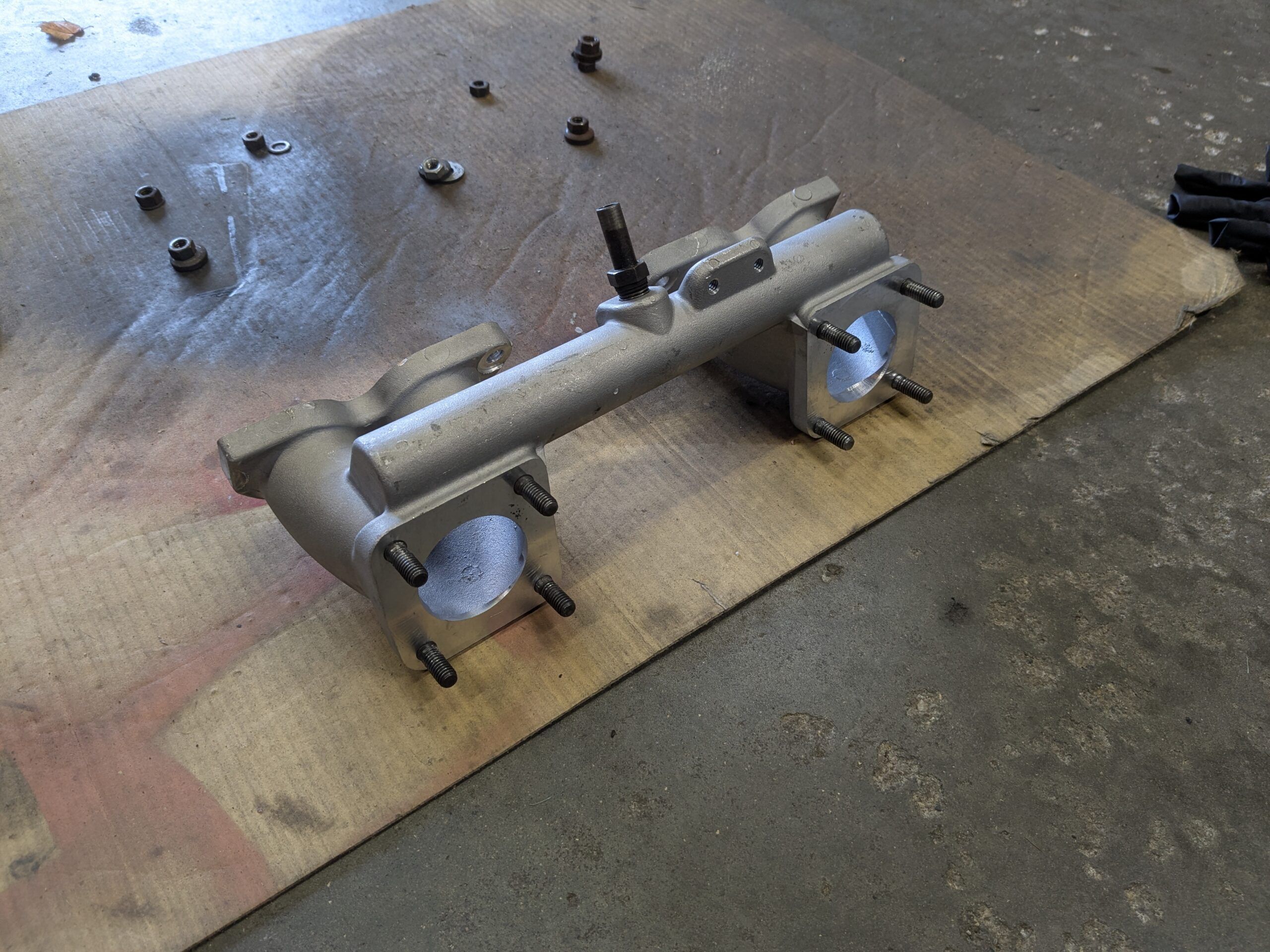 Image of aluminum reproduction Volvo B18B intake manifold