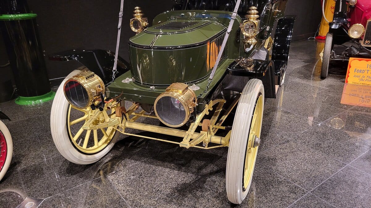 A Visit To The Blackhawk Auto Museum -- A Car Collection That Blurs The Line Between Art and Engineering 7 rsz blackhawk 052