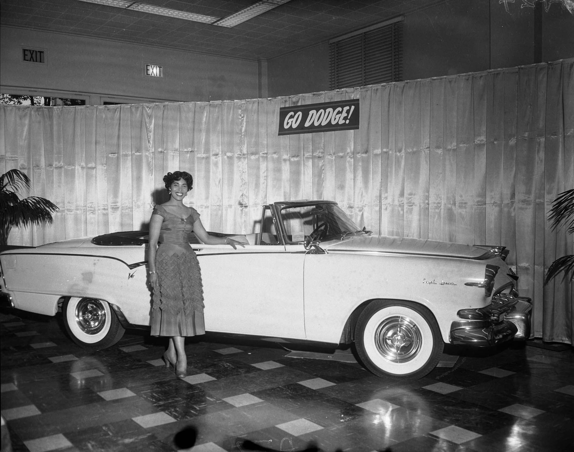 The Forward Look In Display: Dodge Cars In Showrooms - 1956-1959 4 13974