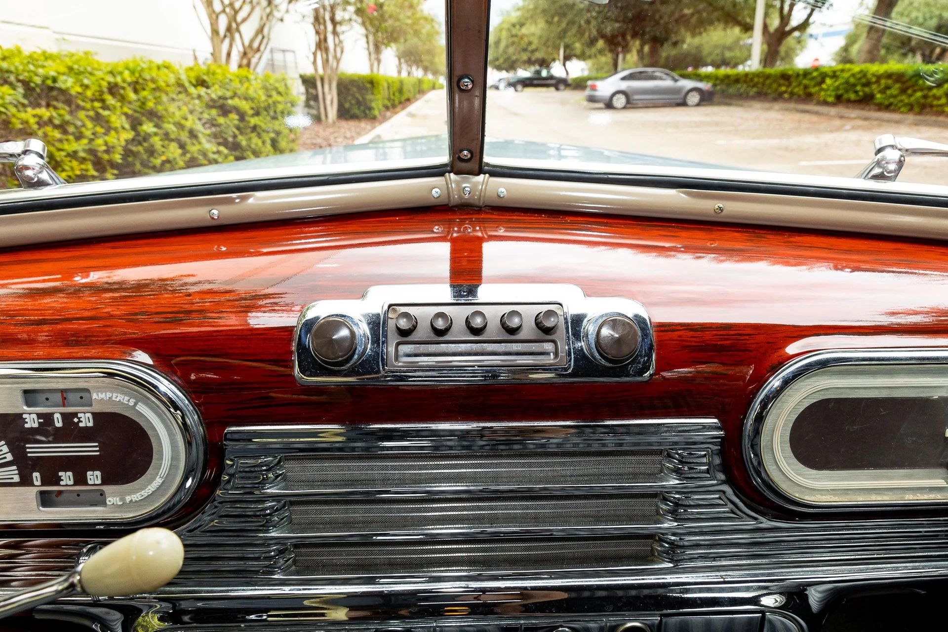 1946 and 1968 Oldsmobile 98 Sedans: Cadillac Luxury From GM's Mid-Priced Brand 11 Radio and speaker in the dash of a 1946 Oldsmobile