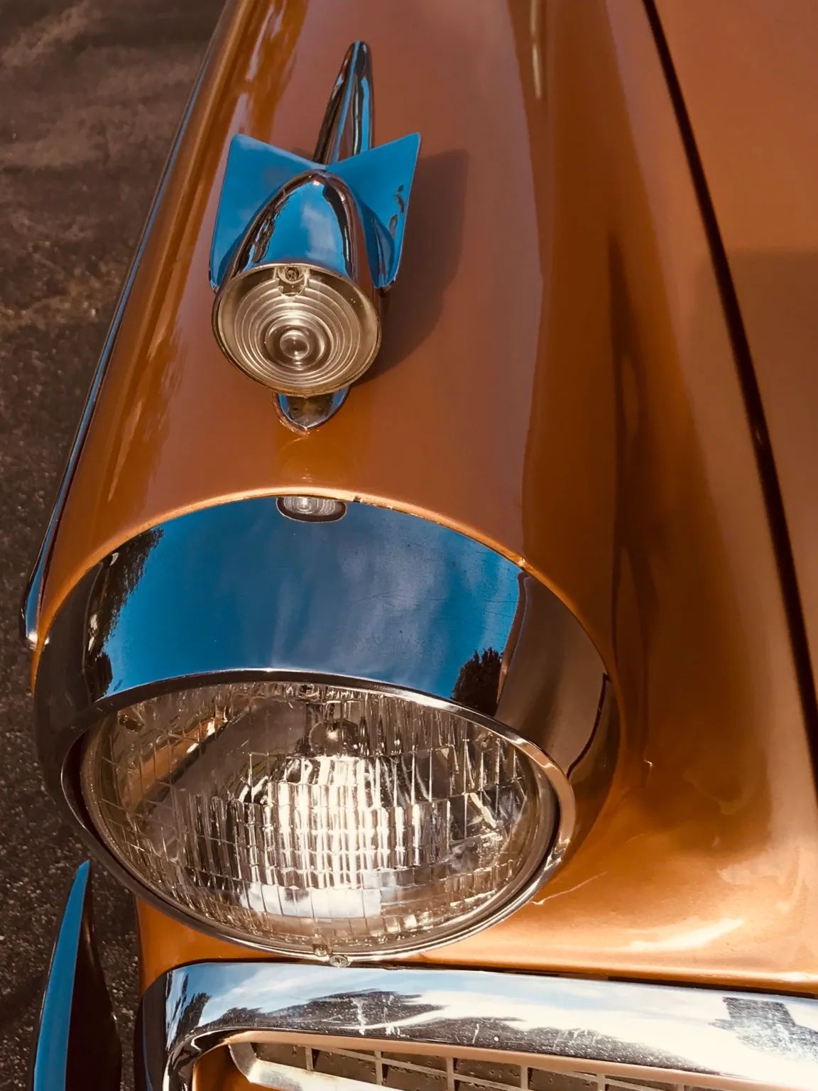 Studebaker Hawk: How Studebaker Made A Mess Of This Raymond Loewy Classic, And How Brooks Stevens Brought It Back 28 Right headlight and turn signal of a 1958 Studebaker Golden Hawk