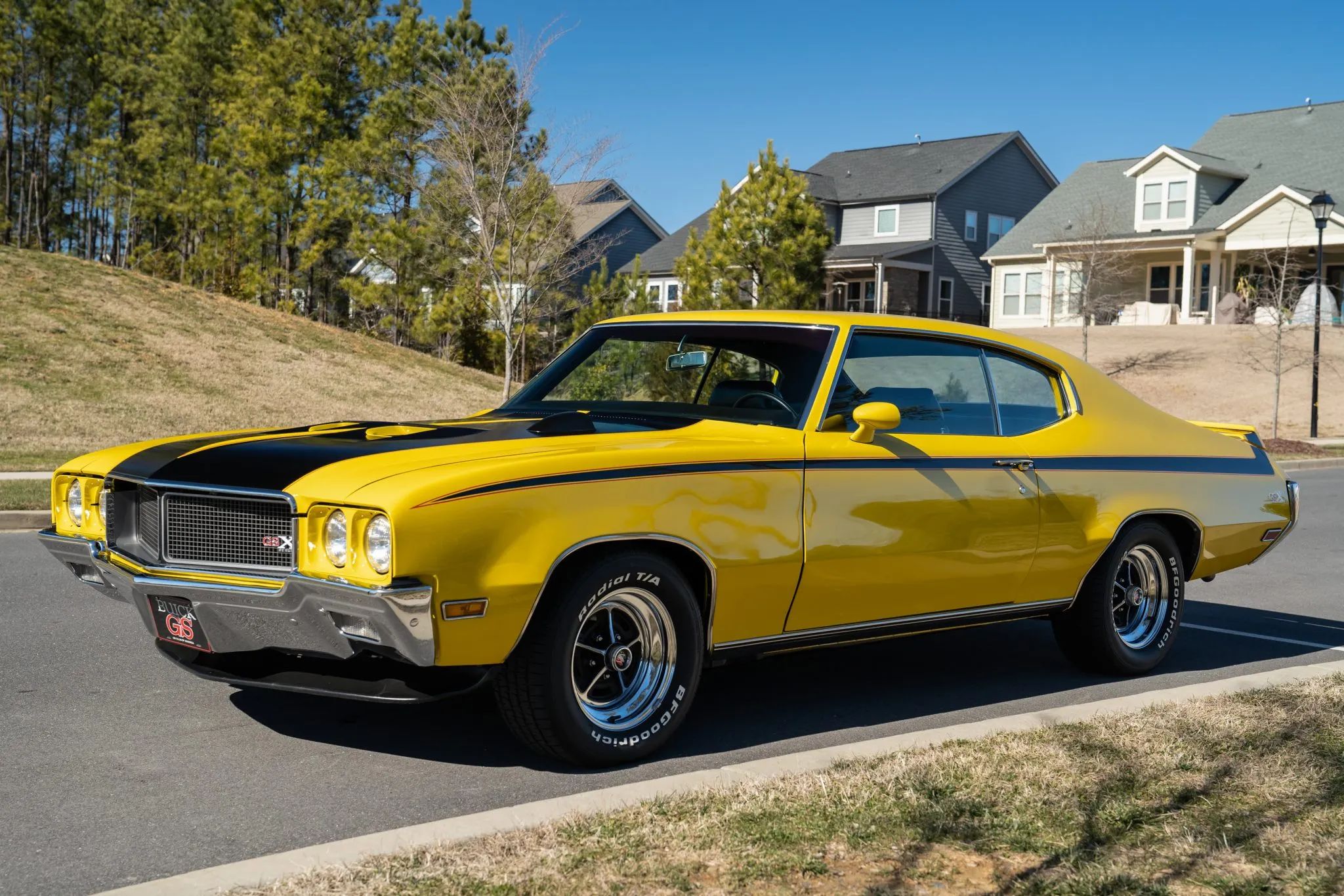 Front three-quarter view of Saturn Yellow 1970 Buick GSX
