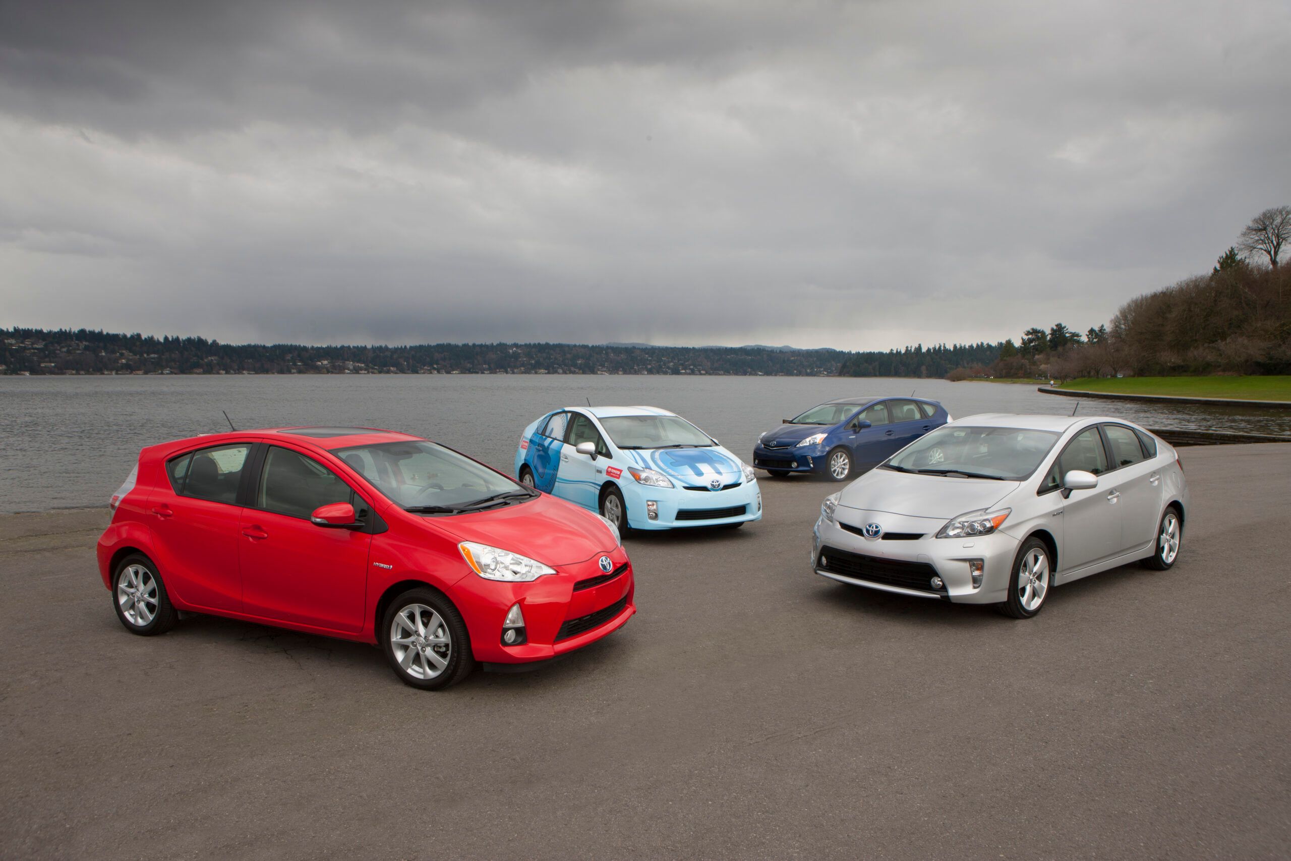 2013 Prius family scaled