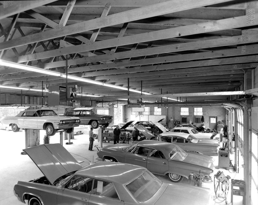 Inside a 1960s Oldsmobile Dealership In Indiana 3 Captura de pantalla 2025 11 11 14.13.25 e1771727425902