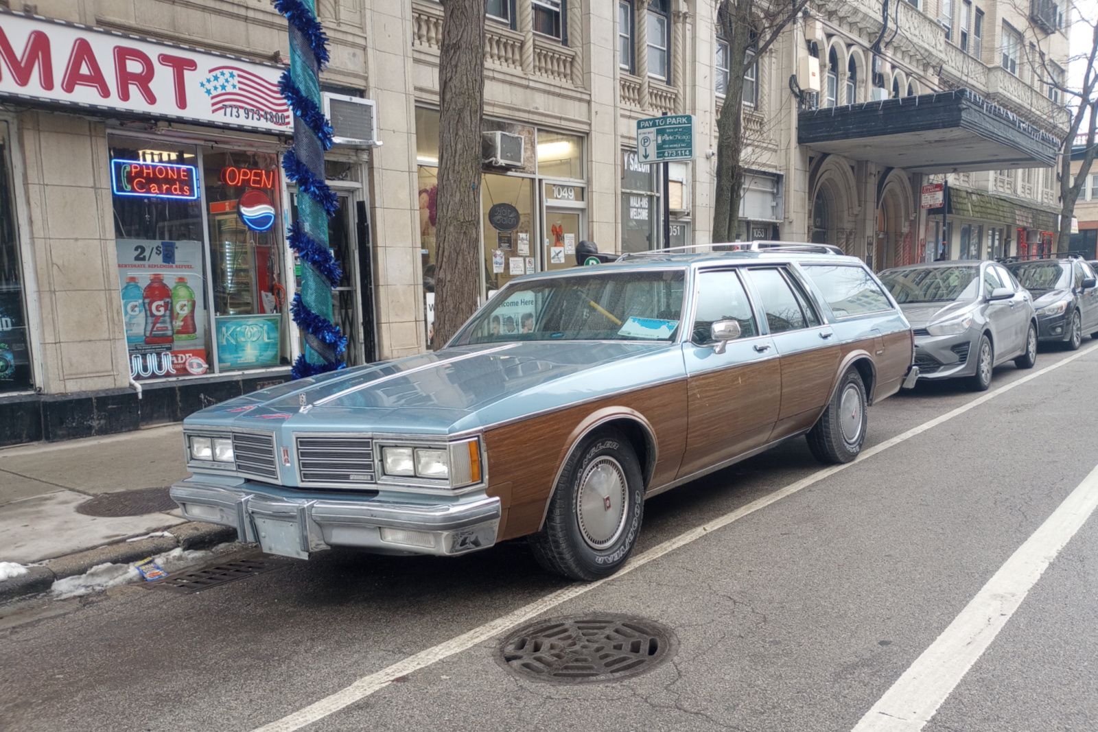 1985 Oldsmobile Custom Cruiser. Edgewater, Chicago, Illinois. Friday, February 6, 2026.