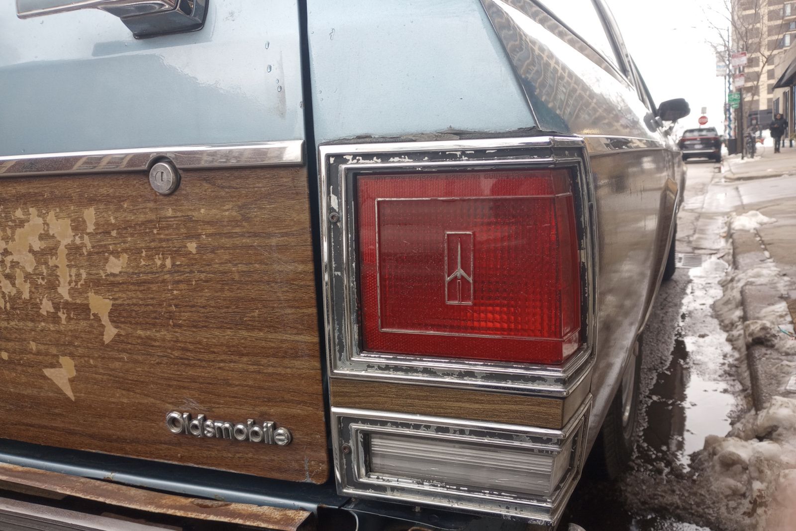 1985 Oldsmobile Custom Cruiser. Edgewater, Chicago, Illinois. Friday, February 6, 2026.