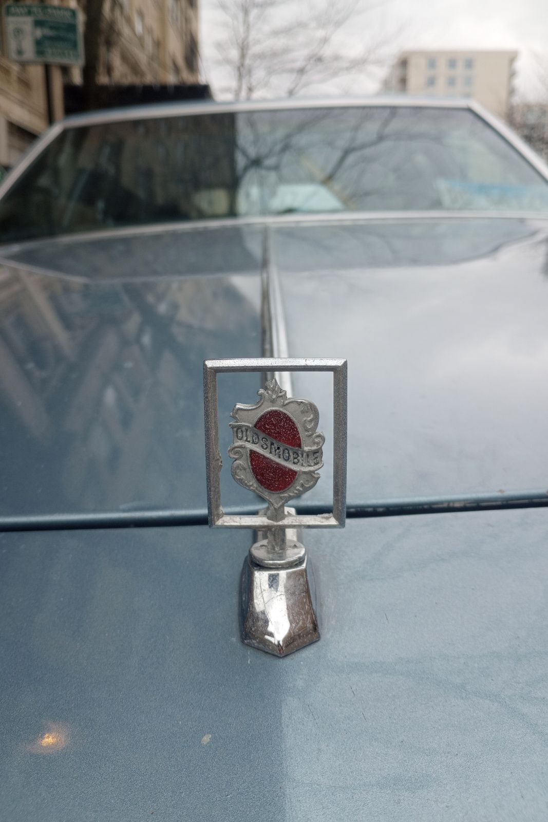 1985 Oldsmobile Custom Cruiser. Edgewater, Chicago, Illinois. Friday, February 6, 2026.