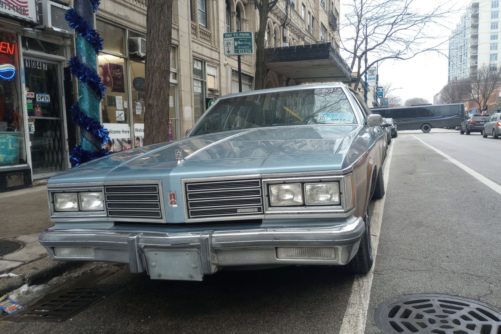 1985 Oldsmobile Custom Cruiser. Edgewater, Chicago, Illinois. Friday, February 6, 2026.