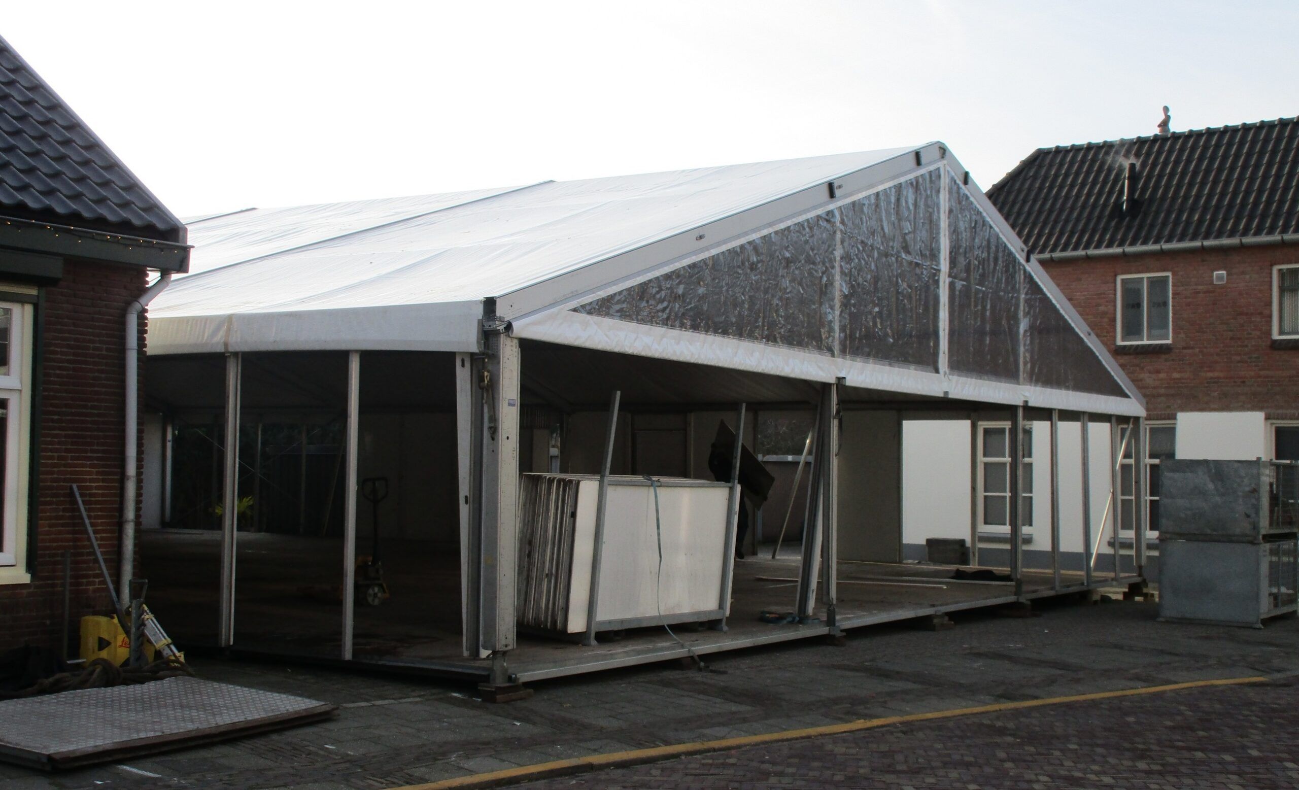 2016 Volvo FH 500 6x2*4 Truck - Setting Up a Party Tent For The 2026 Carnival Festivities 6 Big tent 2026 Carnival festivities in the center of Druten, the Netherlands