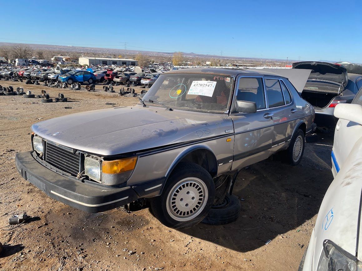 1986 Saab 900S with 422755 miles
