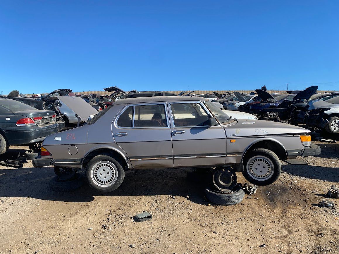 1986 Saab 900S with 422755 miles
